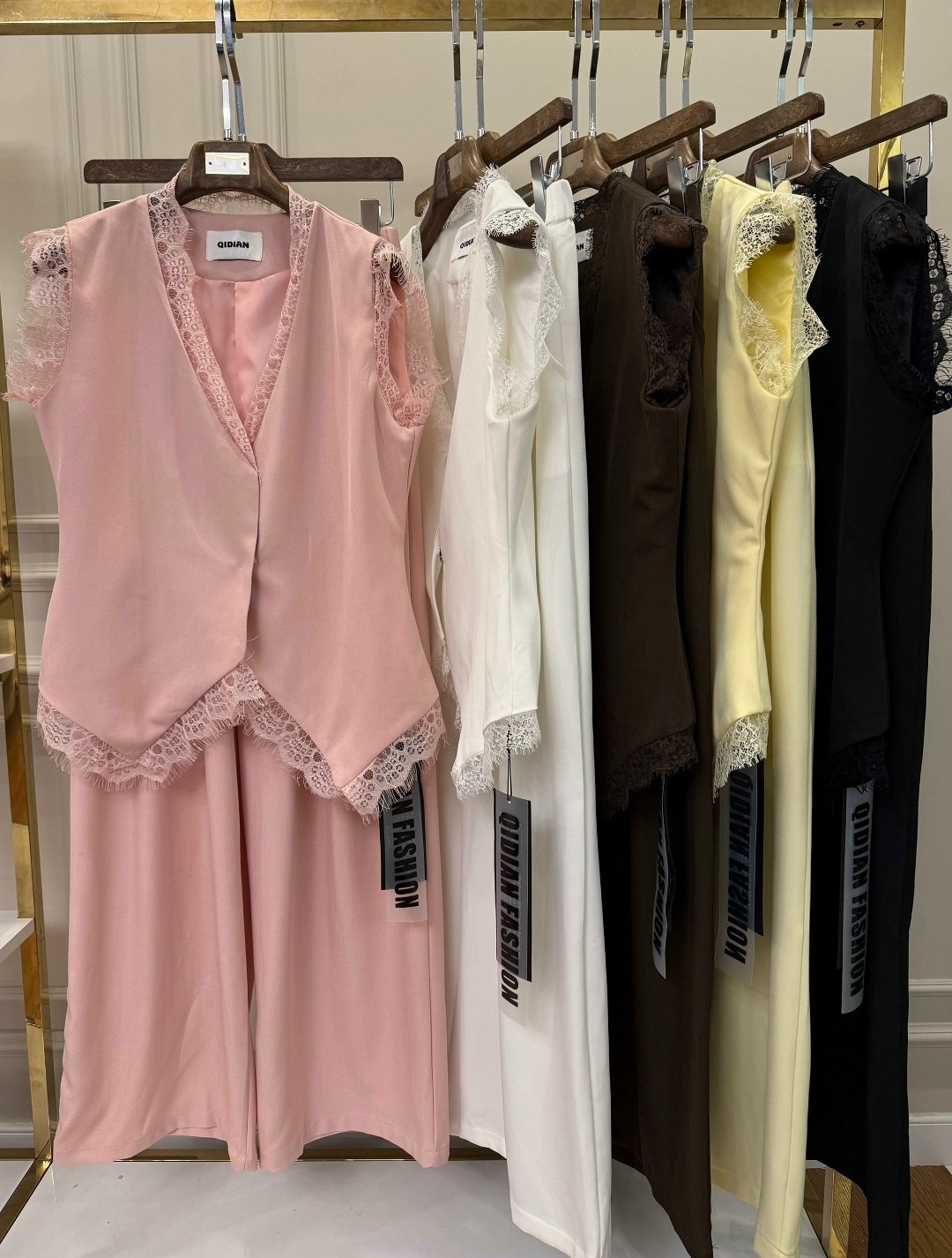 пижама тройка из натурального шёлка mia-amore fellini 3916 пудра,пижамный женский комплект с брюками mia-amore "windsor" 3886 пудра,пижама из натурального шелка с кружевом mia-amore windsor 3886 пудра