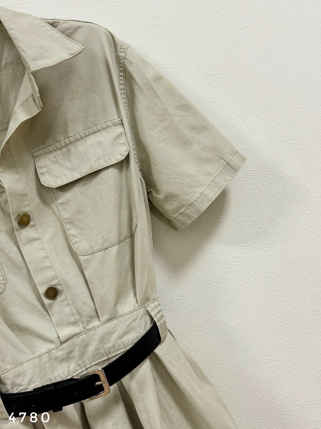 платье в стиле сафари,платье сафари,платье с поясом,платье модели,платье в стиле