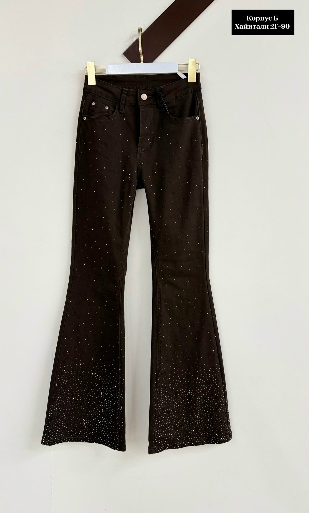 женские джинсы со стразами,джинсы в стразах,женские джинсы,джинсы женские zolla 22333710v06199d0 черные,джинсы для девочек клеш