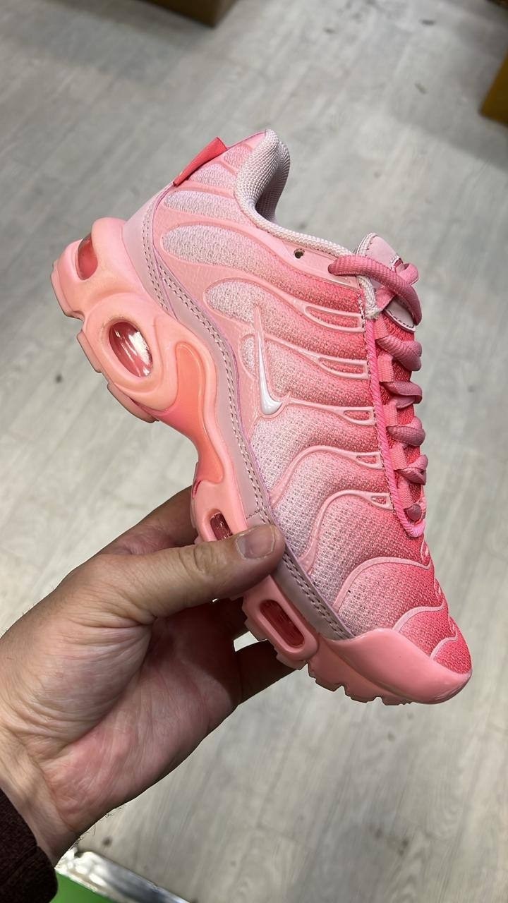 nike air max plus black metallic silver,кроссовки nike air max tn plus,nike air max tn plus,nike air max plus,кроссовки nike air max tn plus ultra белые с серым