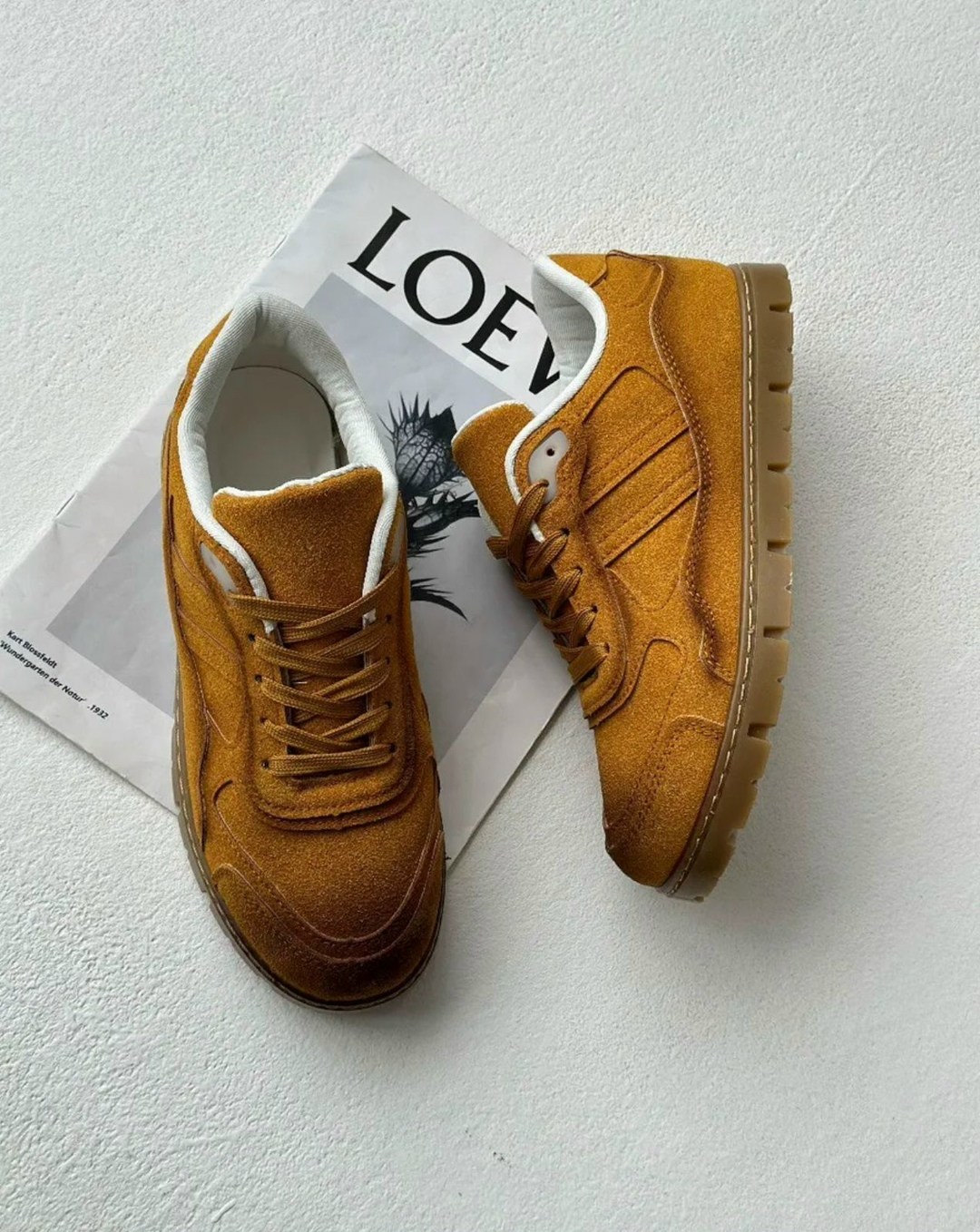 ,оранжевые кроссовки,женские кроссовки,кросовки женские,спортивные кроссовки