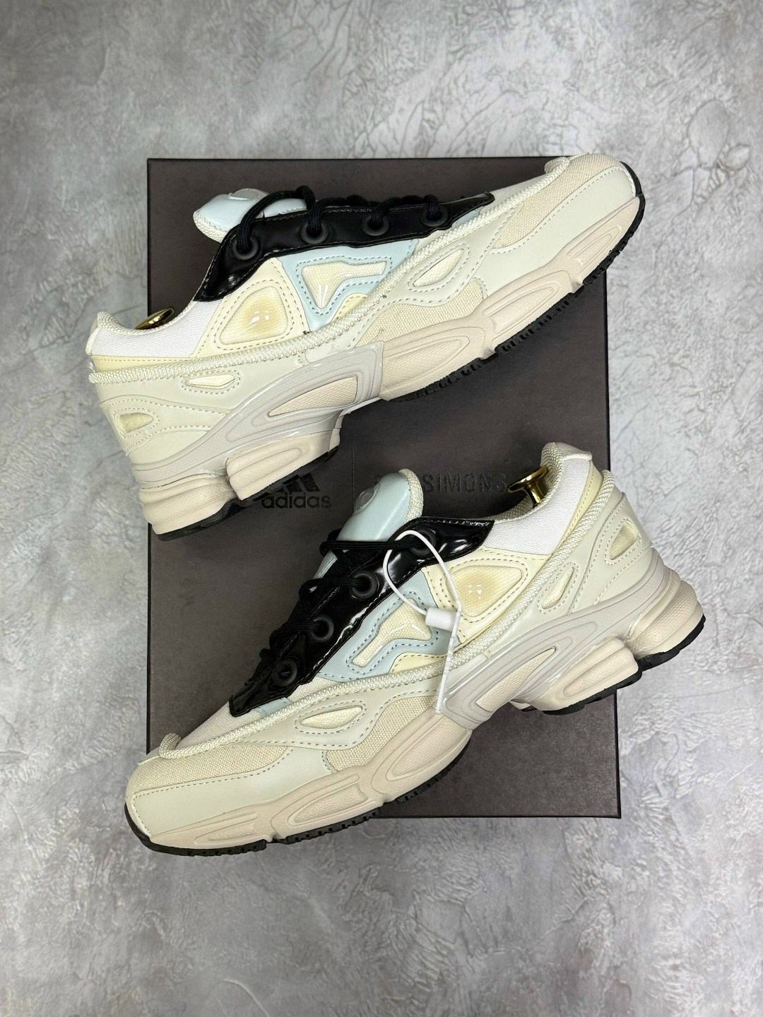 adidas raf simons ozweego 3 cream white,кроссовки adidas raf simons ozweego cream white,adidas raf simons ozweego 3,adidas raf simons ozweego cream white,женские кроссовки adidas x raf simons ozweego