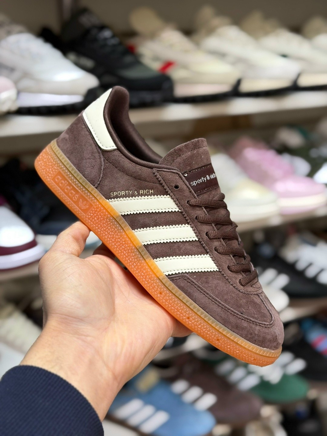 кроссовки adidas spezial,adidas handball spezial,adidas originals handball spezial,кроссовки adidas handball spezial,adidas кроссовки handball spezial w earth strata off white