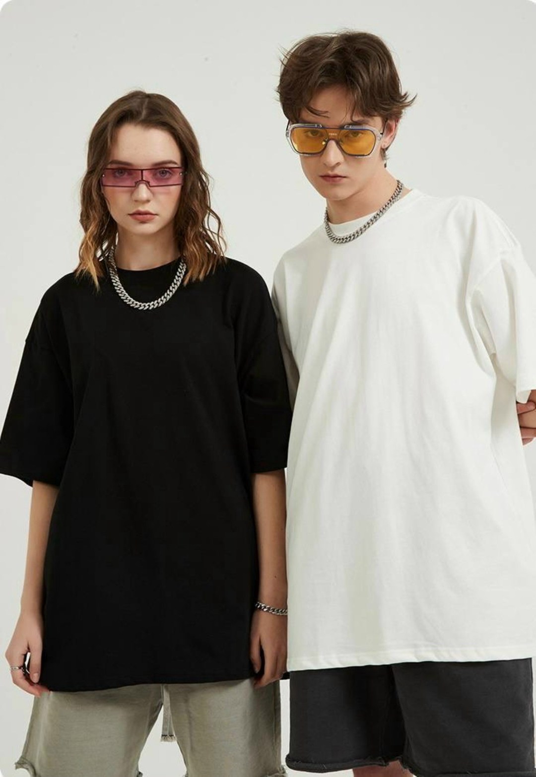 футболки оверсайз,брюки мужские,мужские повседневные брюки,мужская мода,белая футболка оверсайз базовая