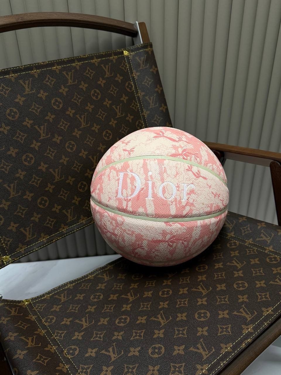 луи витон баскетбольный мяч,баскетбольный мяч louis vuitton,баскетбольный мяч lv,баскетбольный мяч диор,баскетбольный мяч