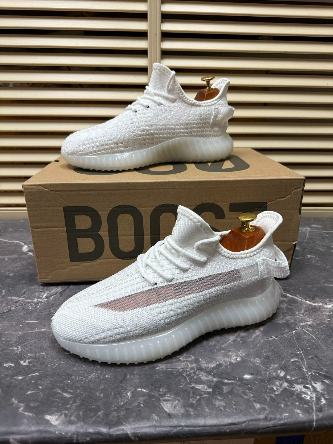 кроссовки adidas yeezy boost 350,кроссовки adidas yeezy 350 boost v2 triple white,кроссовки adidas yeezy boost,кроссовки адидас изи белые,кроссовки