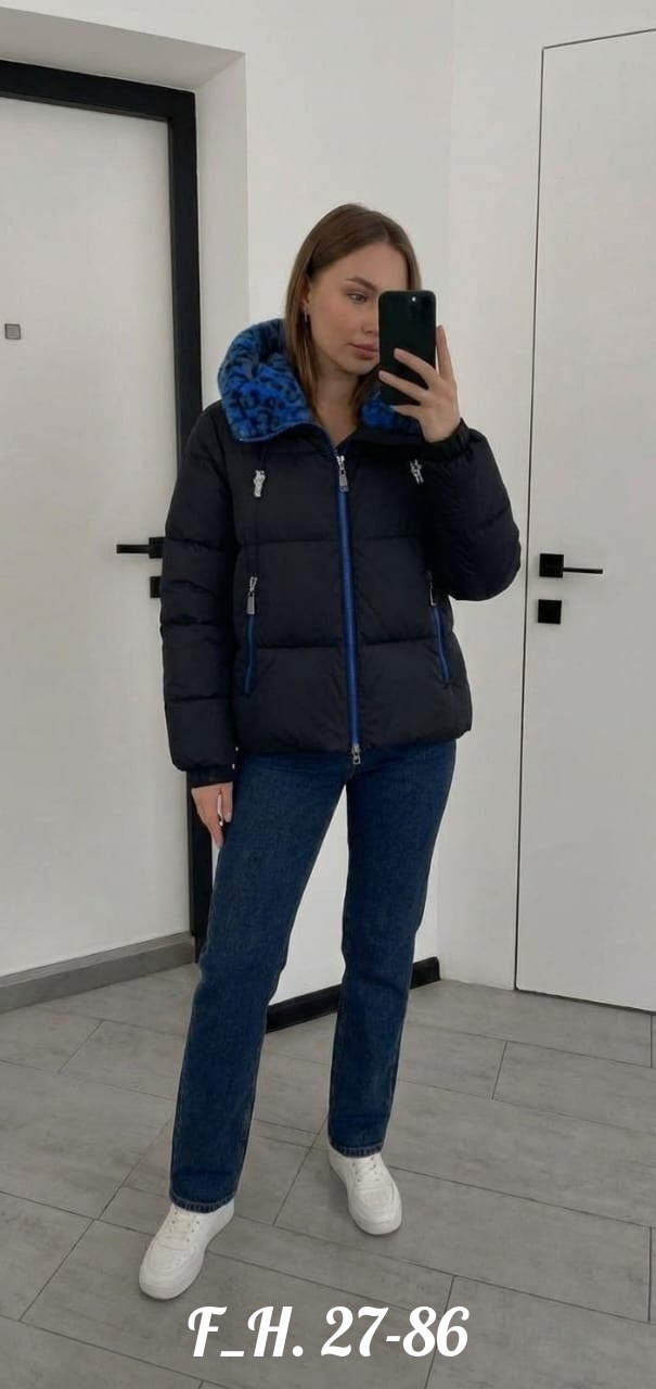 женская куртка,модный зимний женский пуховик короткий с мехом на капюшоне куртка лаковая черная,куртка зимняя женская,демисезонная куртка,куртка лаковая с мехом