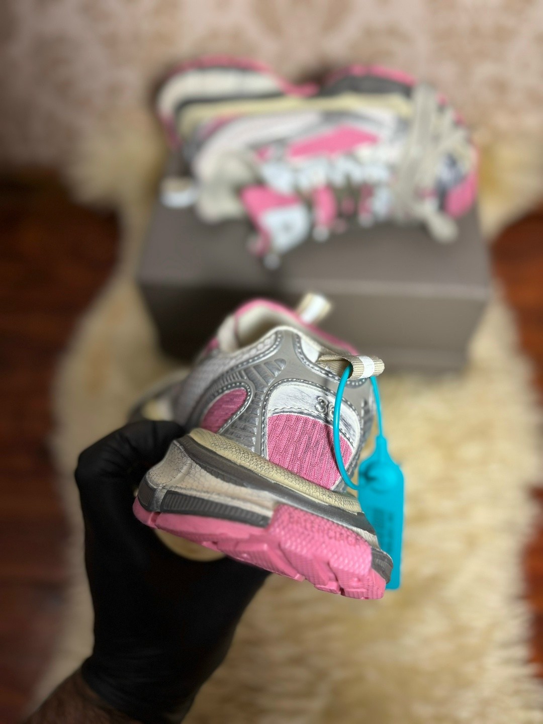 кроссовки женские balenciaga,серо-розовые женские кроссовки 3xl balenciaga,женские кроссовки balenciaga 3xl серебристые с розовым,кроссовки balenciaga,