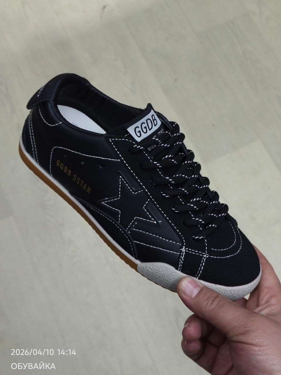 ,golden goose ball star,кроссовки со звездами,кроссовки кеды,женская