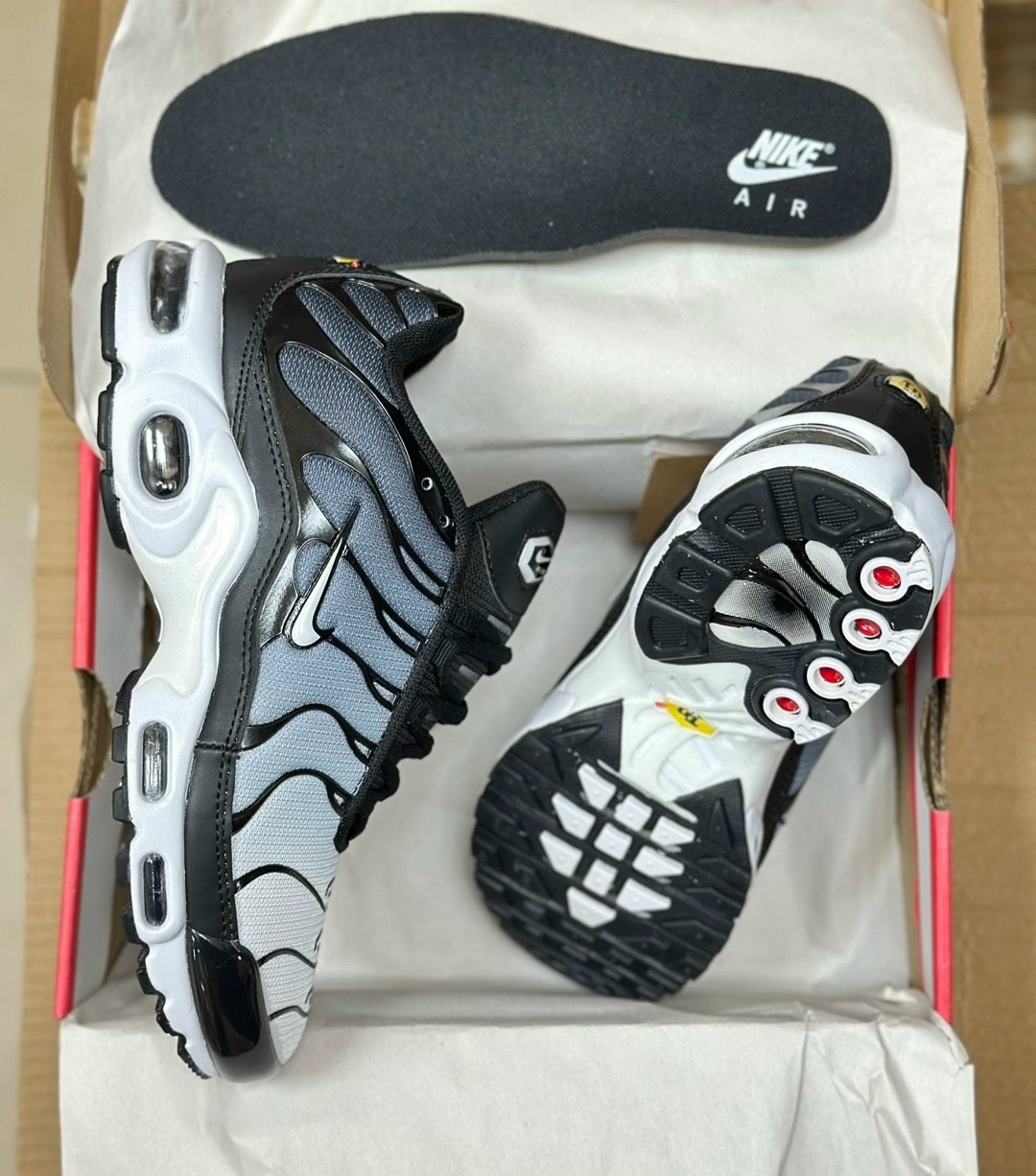 кроссовки nike air max tn plus,кроссовки nike air max tn plus ultra белые с серым,кроссовки мужские nike air max tn plus,nike air max plus tn,найк air max plus tn кроссовки