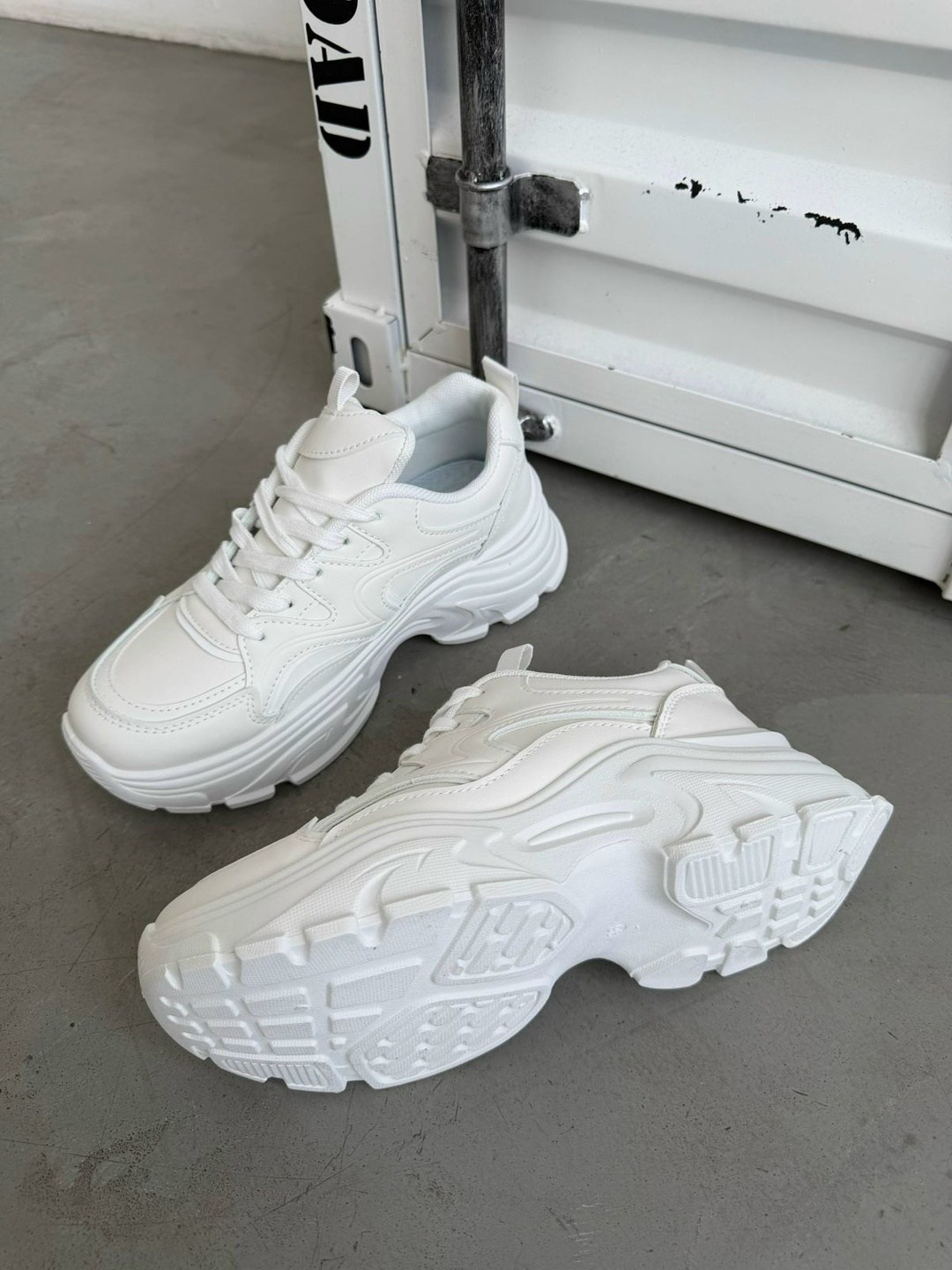 ,кроссовки женские,кроссовки женские белые,белые кроссовки,кроссовки женские закрытые