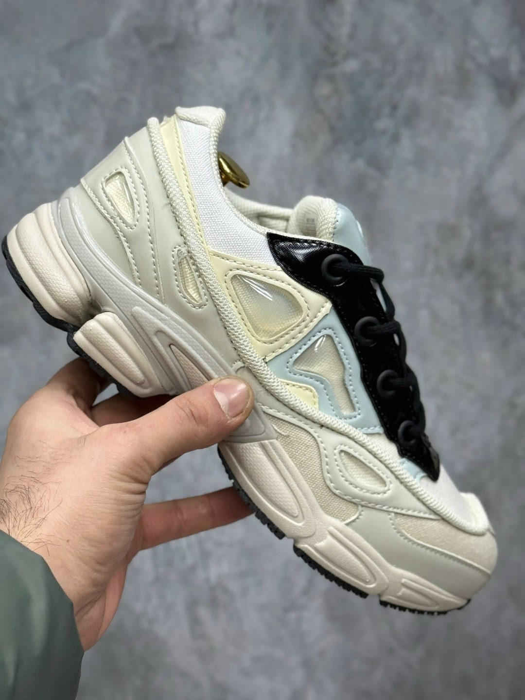 adidas raf simons ozweego 3 cream white,кроссовки adidas raf simons ozweego cream white,adidas raf simons ozweego 3,adidas raf simons ozweego cream white,женские кроссовки adidas x raf simons ozweego