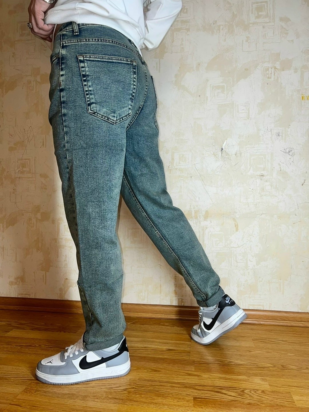 мужские джинсы бананы,мужские джинсы,модные мужские джинсы,джинсы мужские серые,мужские джинсы прямые