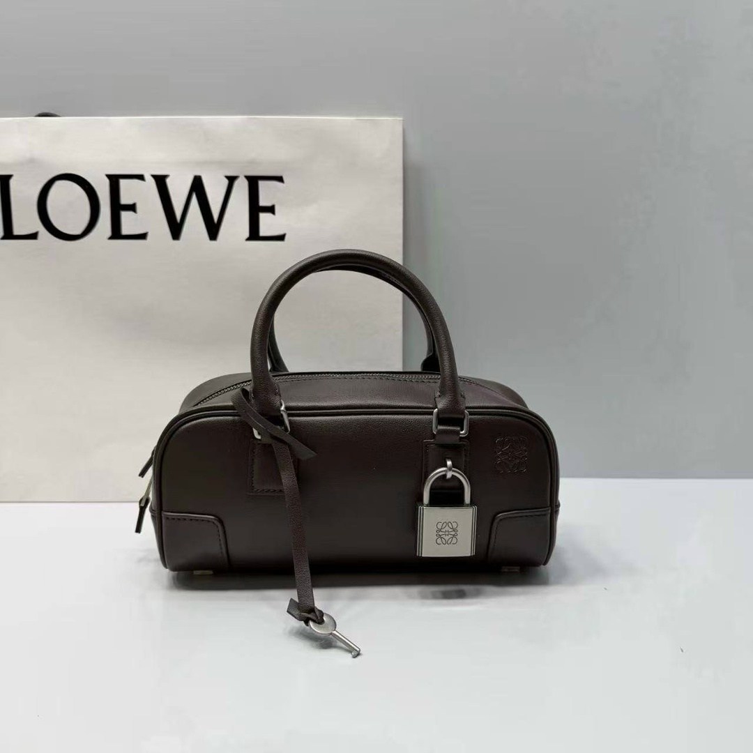 loewe сумка,сумка женская loewe кожаная с ручками,сумка женская loewe,сумка loewe классическая,сумка женская loewe из натуральной кожи