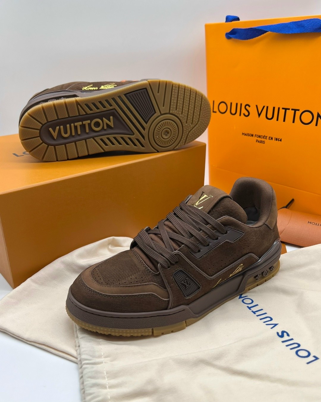кроссовки louis vuitton trainer,louis vuitton кроссовки,кроссовки louis vuitton мужские,мужские кожаные кроссовки louis vuitton trainer серые,кроссовки луи виттон trainer