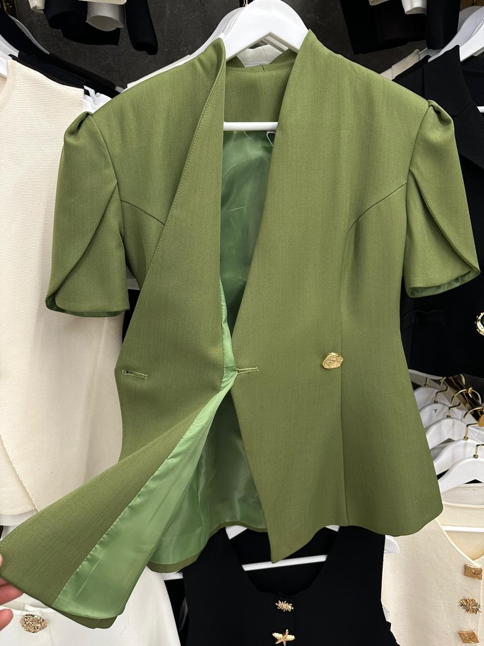 женский пиджак,пиджак с короткими рукавами,пиджак,пиджак приталенный,женские жилеты