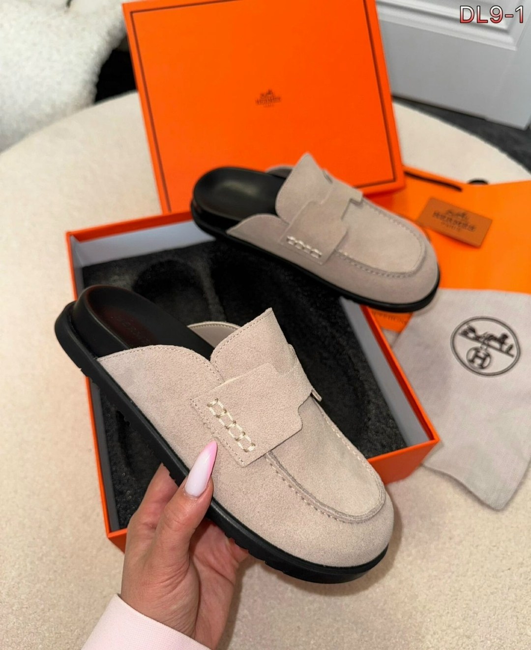 ,hermes сабо женские,замшевые шлепанцы hermes,мюли hermes,замшевые сабо hermes