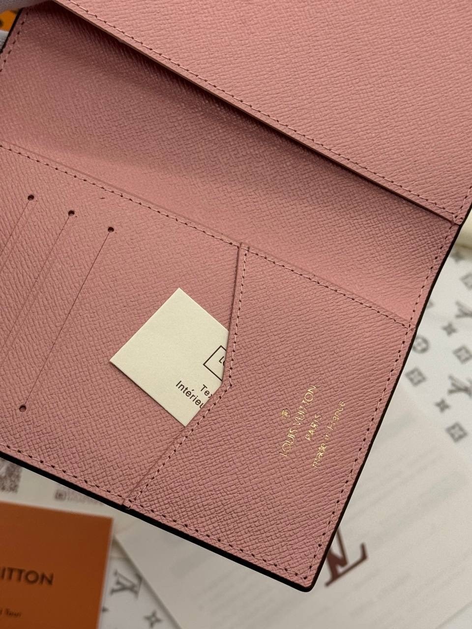 обложка на паспорт louis vuitton,чехол на паспорт луи виттон,обложка на паспорт louis vuitton оригинал,обложка луи виттон,кошелек louis vuitton