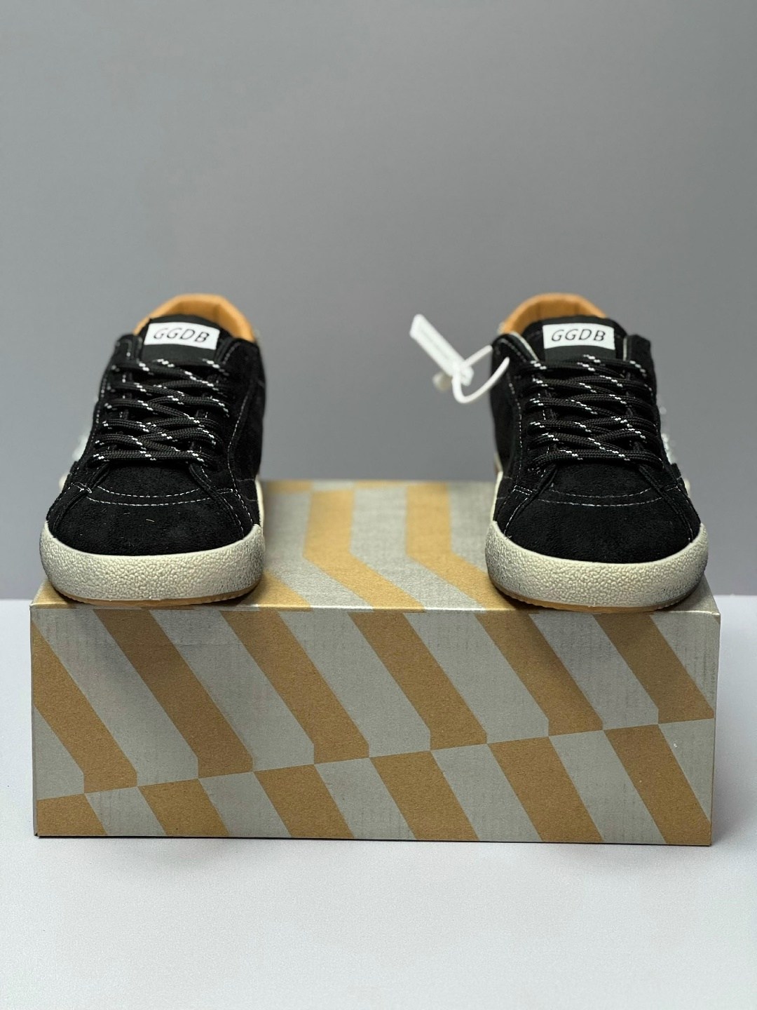 замшевые кроссовки ball star golden goose черный,кеды super-star с блестками golden goose черный,кеды hi star с блестками golden goose черный,кроссовки golden goose super-star черный,кроссовки golden