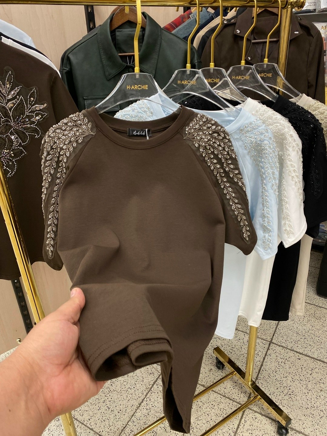 футболка со стразами,футболки с погонами,женская футболка со стразами,женская футболка,футболки модные