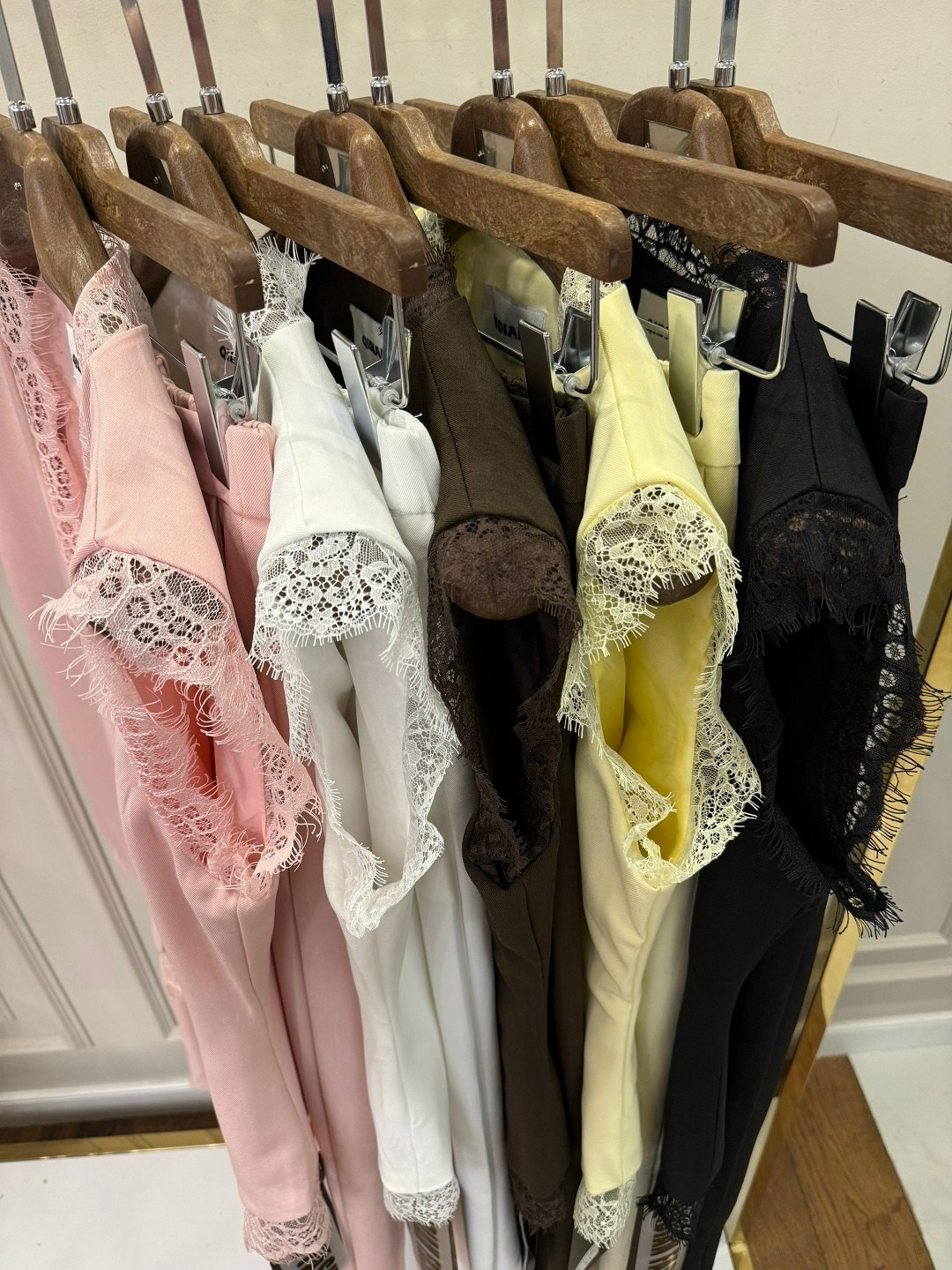 пижама тройка из натурального шёлка mia-amore fellini 3916 пудра,пижамный женский комплект с брюками mia-amore "windsor" 3886 пудра,пижама из натурального шелка с кружевом mia-amore windsor 3886 пудра