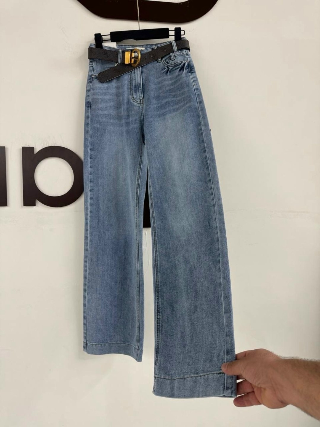 женские джинсы,джинсы стильные,модные джинсы,джинсы широкие,одежда джинсы