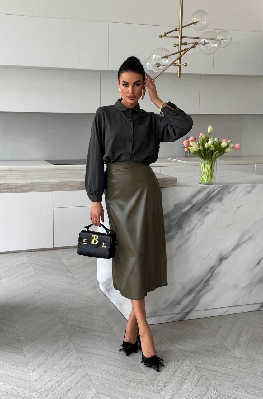 кожаная юбка,стильные костюмы,юбка кожаная макси с разрезом,юбка кожаная миди с разрезом,юбка с рубашкой