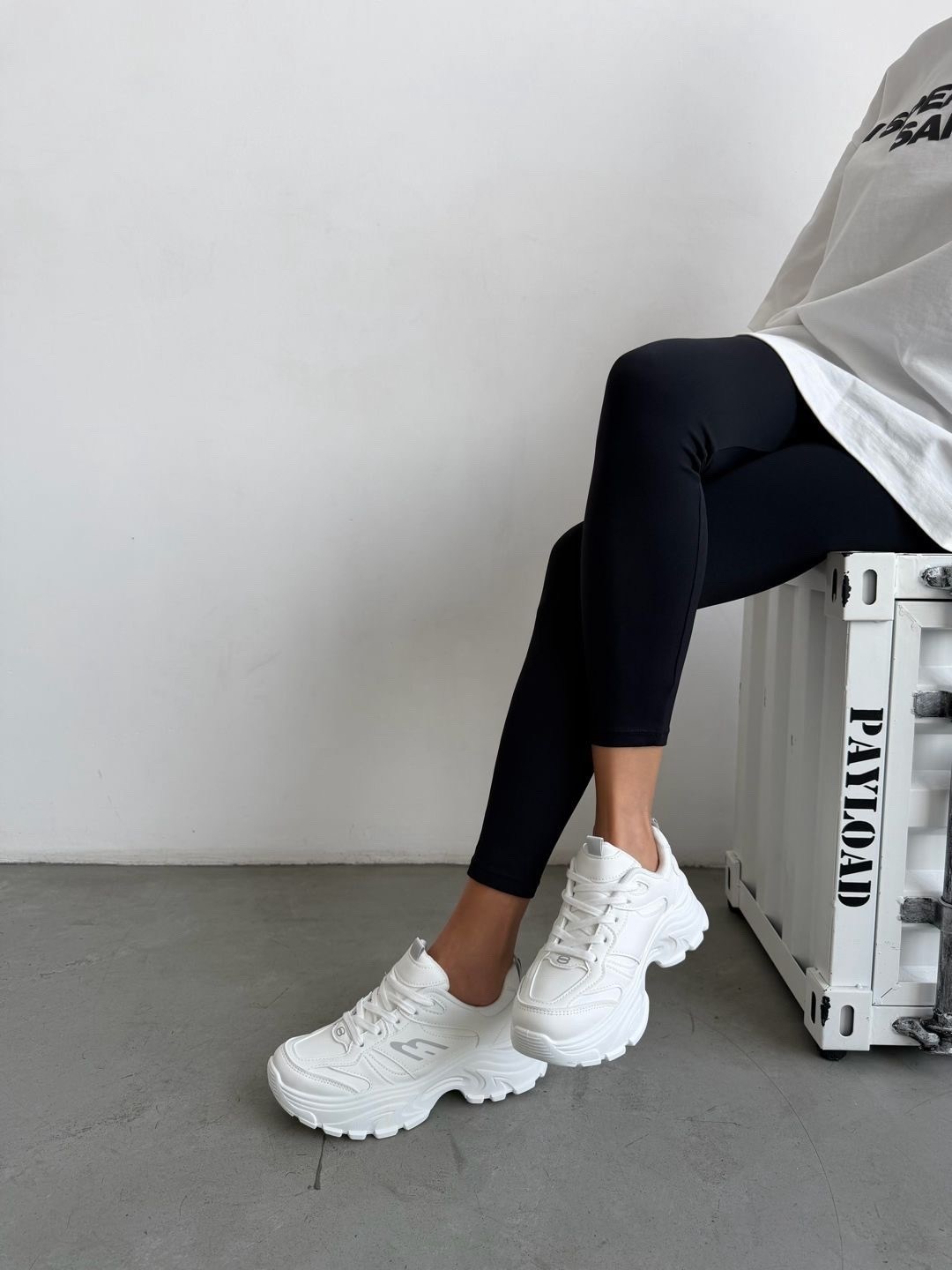 кроссовки,женские кроссовки,кроссовки белые,женские массивные кроссовки,женские белые кроссовки