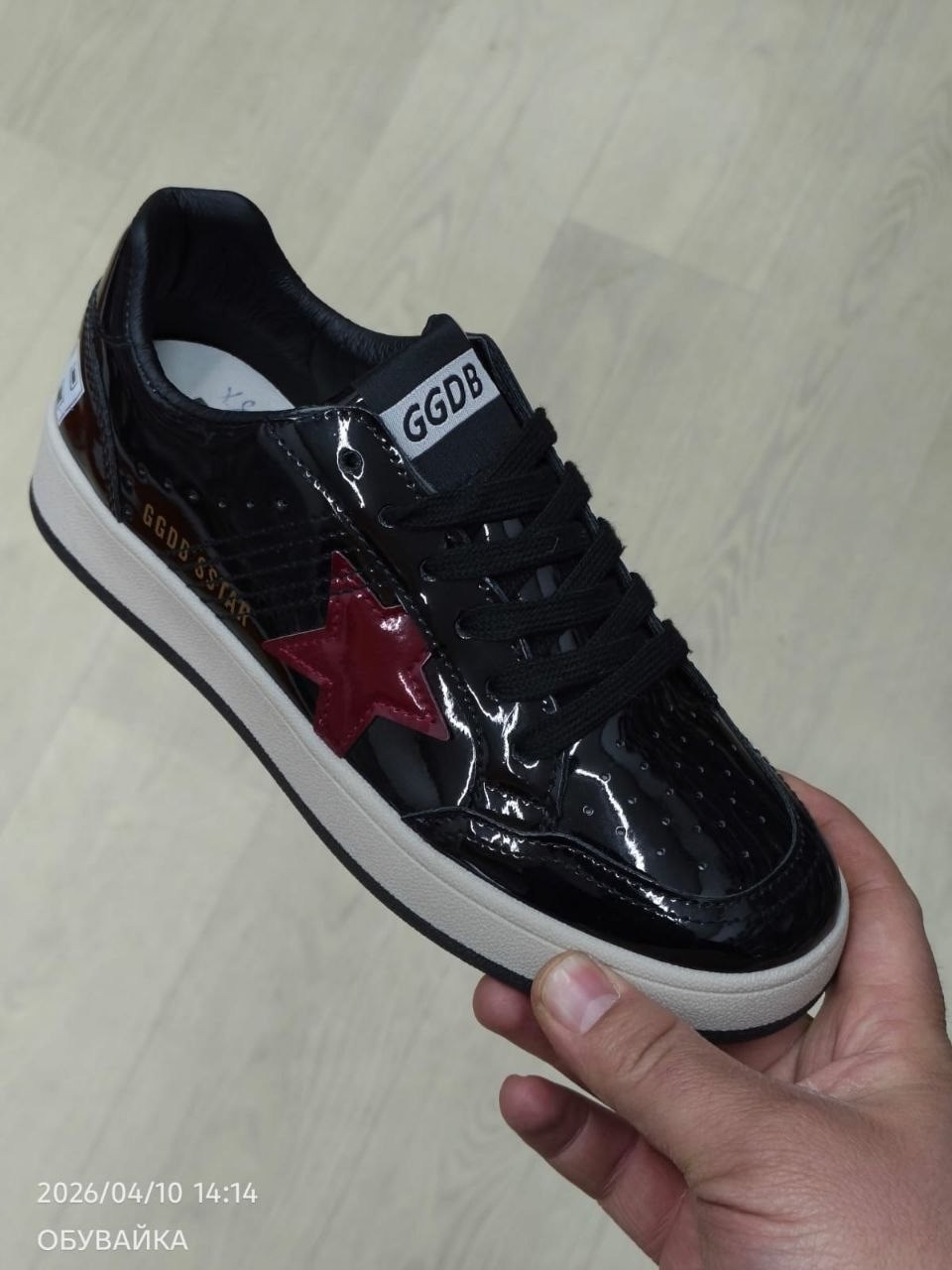 ,golden goose ball star,кроссовки со звездами,кроссовки кеды,женская