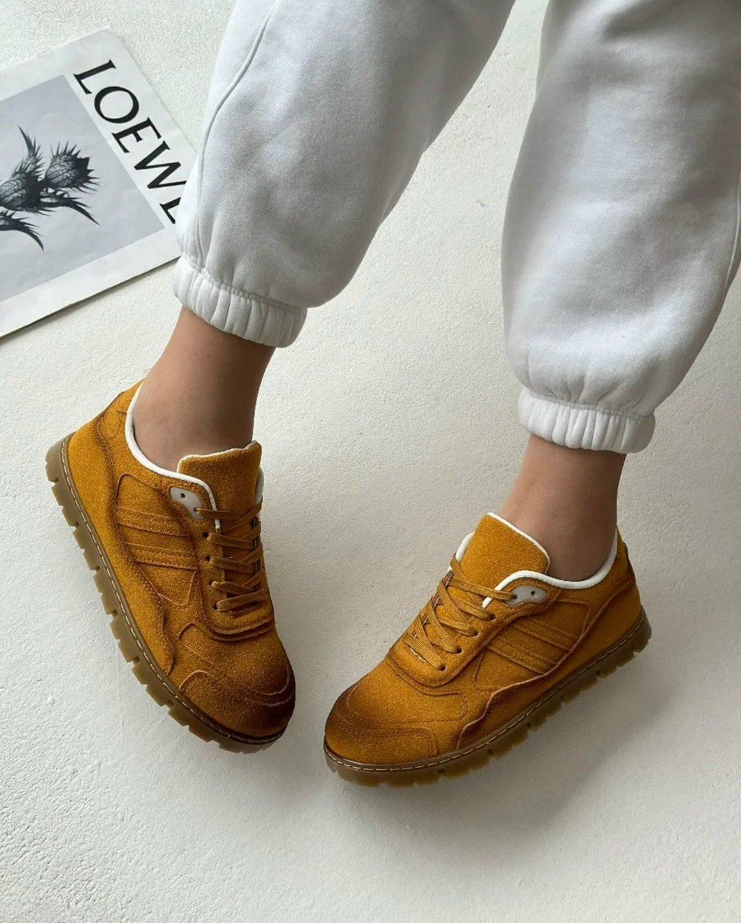 ,оранжевые кроссовки,женские кроссовки,кросовки женские,спортивные кроссовки