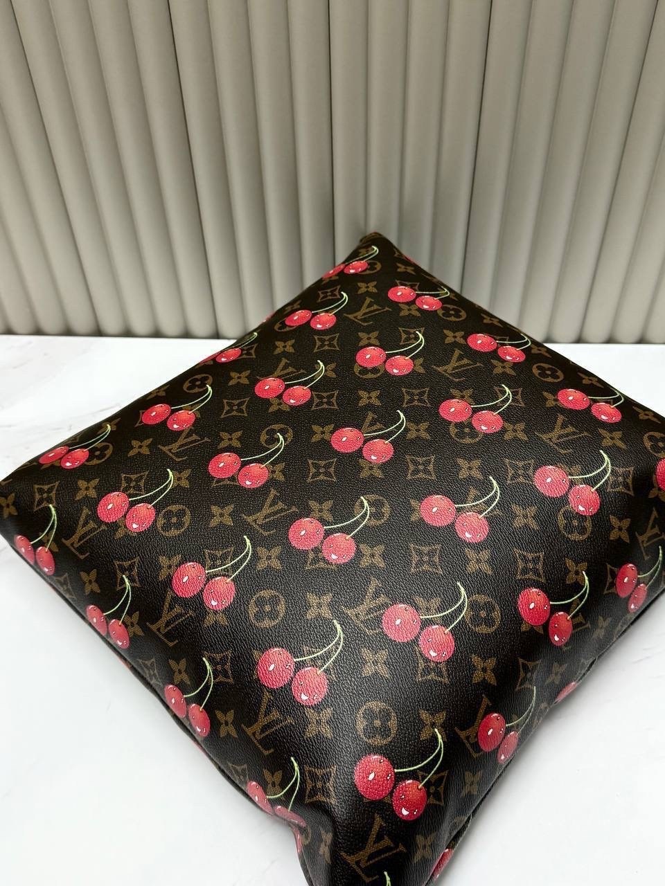 подушка декоративная,louis vuitton monogram,подушка вишенка,подушка подарок,подушек