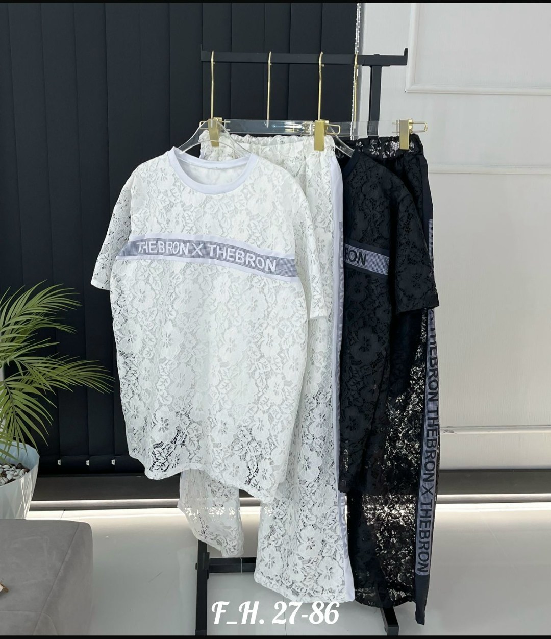 костюм двойка женская,костюм женский,костюм двойка стильный,брючный костюм в спортивном стиле,стильные женские костюмы