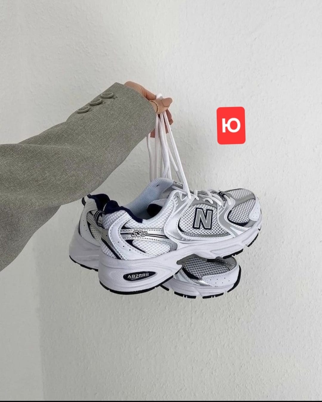 кроссовки белые летние new balance 530,кроссовки new balance 530 white silver,образы с кроссовками new balance 530,кроссовки женская new balance 530,new balance белые кроссовки 530 для женщин