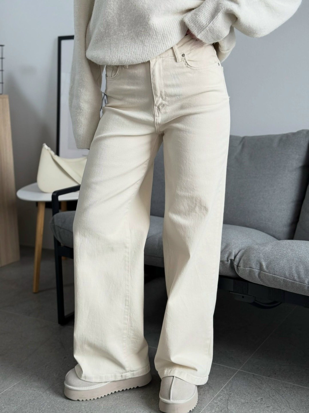 бежевые джинсы,джинсы женские бежевые,джинсы брюки,женские джинсы,бежевый джемпер