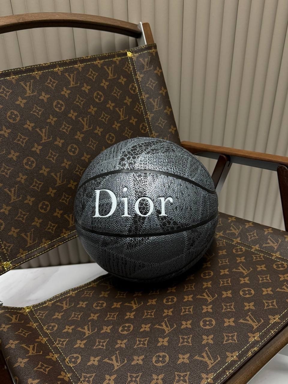 луи витон баскетбольный мяч,баскетбольный мяч louis vuitton,баскетбольный мяч lv,баскетбольный мяч диор,баскетбольный мяч