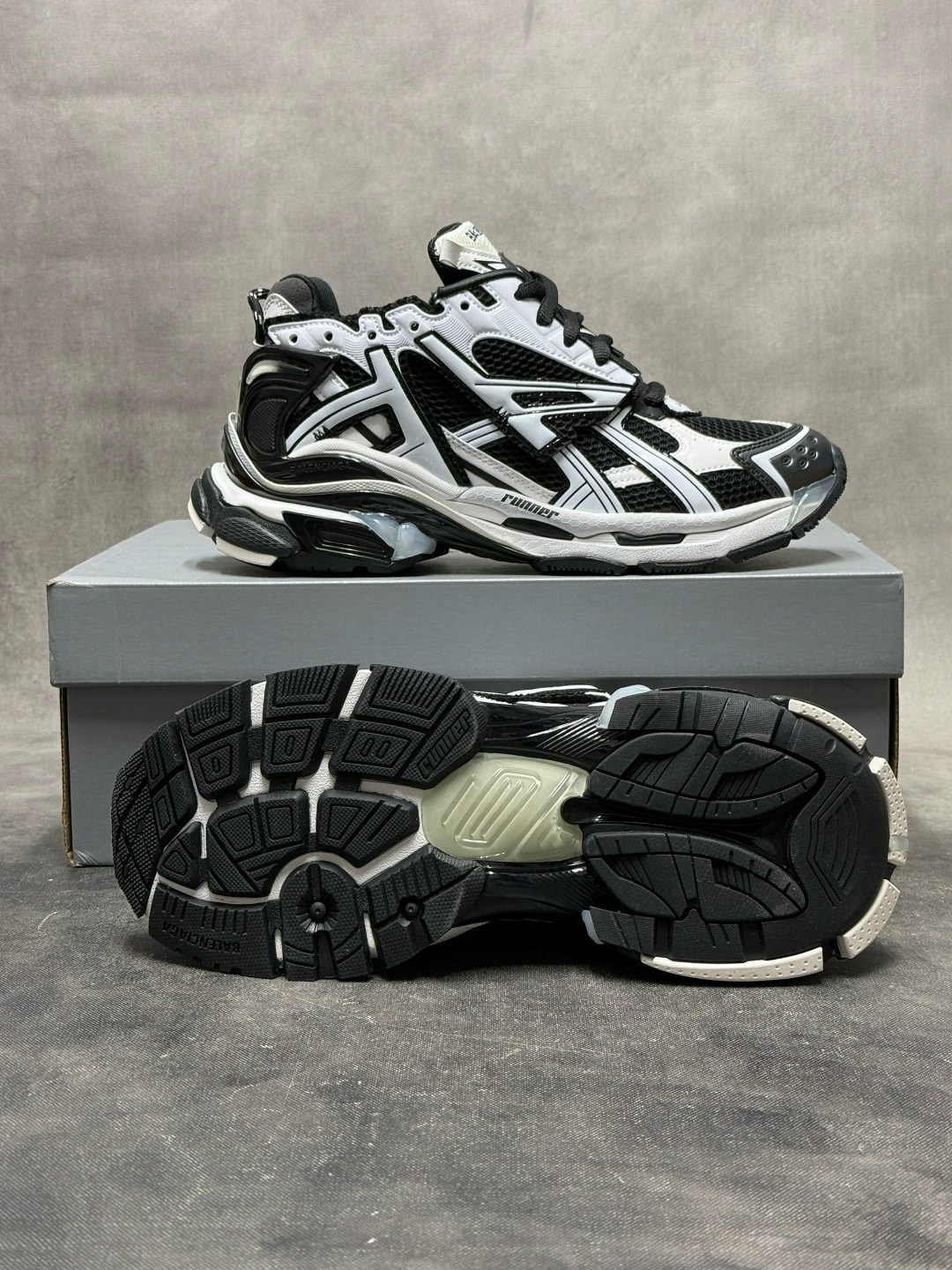 кампейн баленсиага,джастин бибер баленсиага,баленсиага кристобаль,кампейн баленсиага 2026,кроссовки balenciaga