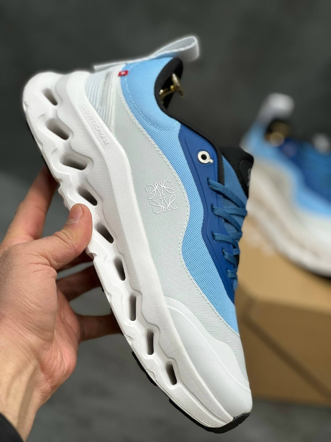 кроссовки,кроссовки cloudtilt 2 blue/white из коллаборации с loewe on running,женские кроссовки,кроссовки женские мужские,on cloud x повседневные кроссовки loewe 9719