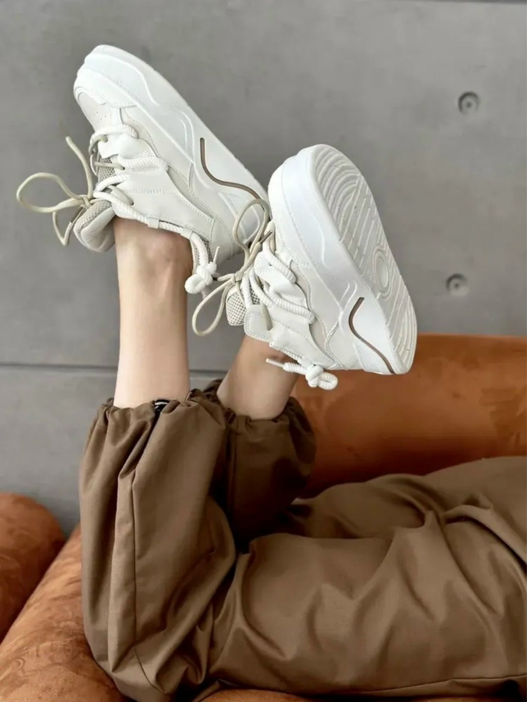 кроссовки женские бежевый,бежевые кроссовки,женские кроссовки,кроссовки женские модные,