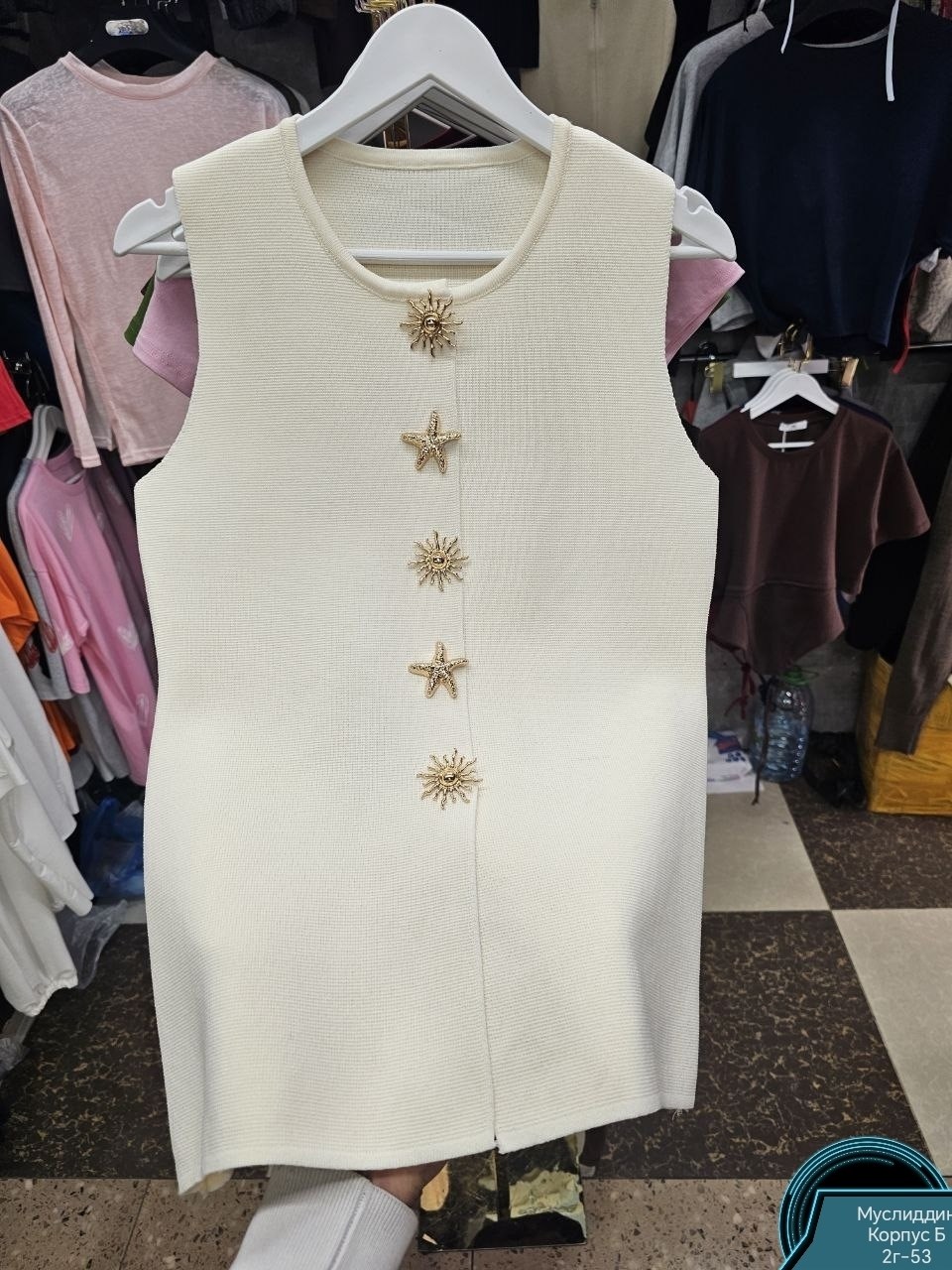 женский свитер,свитер с вышивкой,,джемпер с вышивкой,джемпер