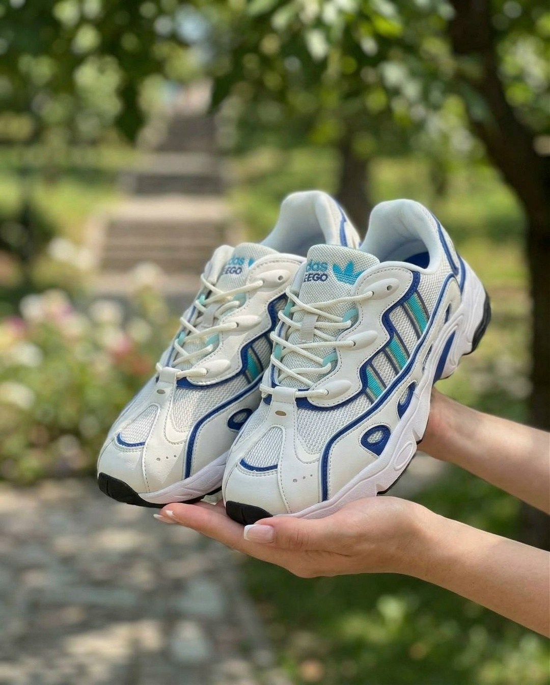 adidas originals ozweego,низкие кроссовки ozweego og adidas originals,кроссовки adidas ozweego,кроссовки adidas originals ozweego,кроссовки adidas