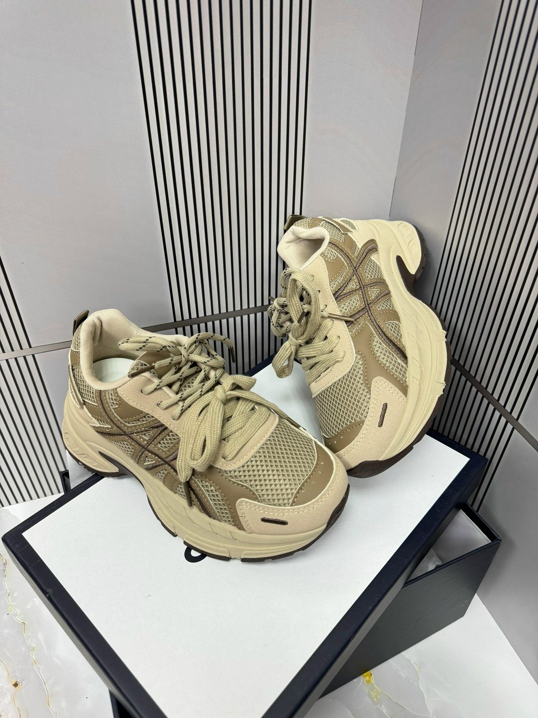 ,кроссовки женские asics,женские кроссовки,повседневные кроссовки,кроссовки