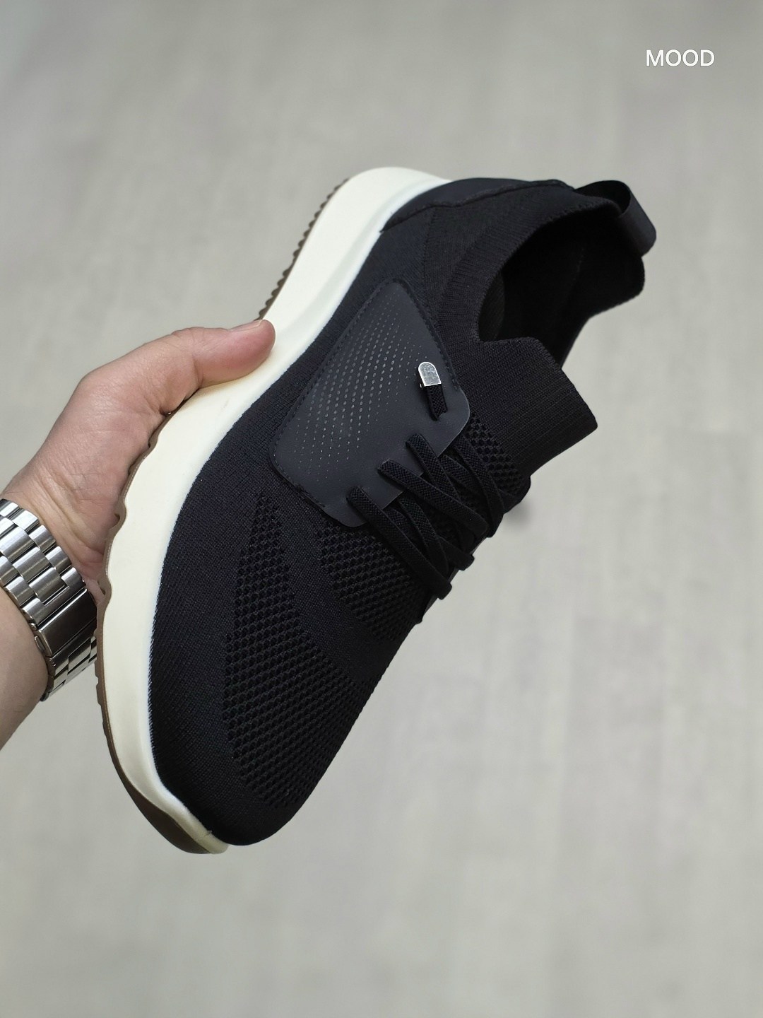 ,бежевые кроссовки,спортивная ,женские кроссовки,мужские кроссовки