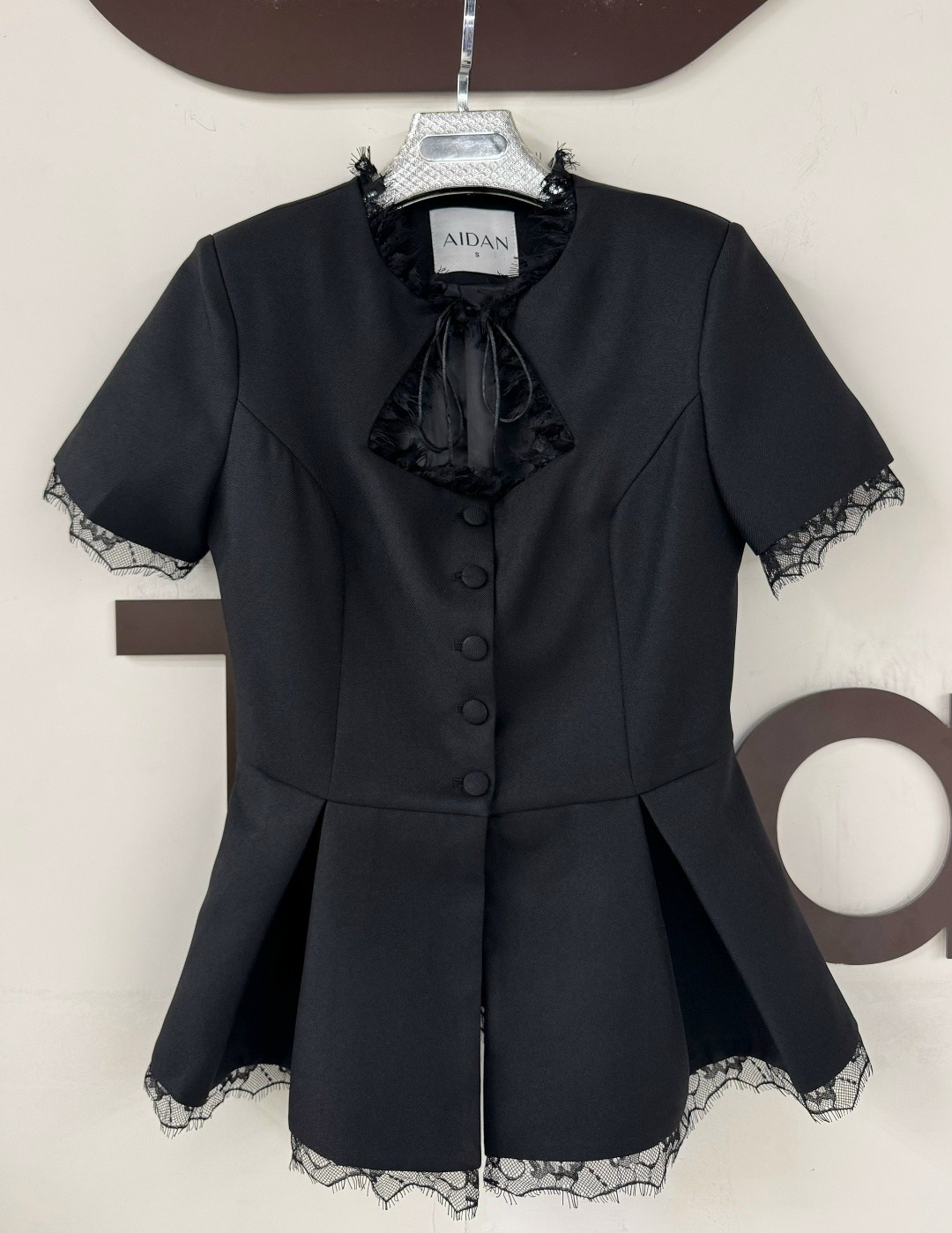 элегантные костюмы,приталенный жакет,жакет для девочек,женский костюм,костюм с юбкой