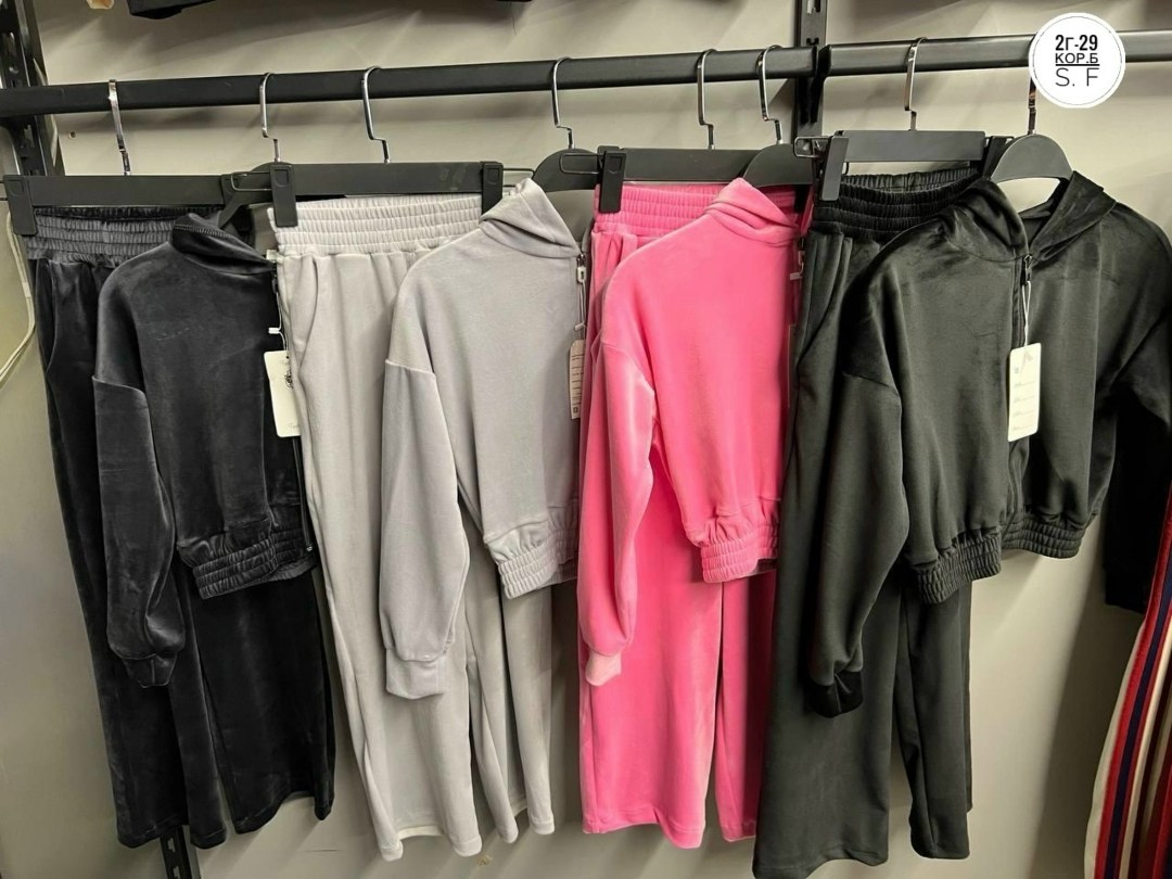 спортивные костюмы для девочек,велюровый костюм для девочки,модные костюмы,велюровый костюм для девочки спортивный капюшон,велюровый спортивная костюм