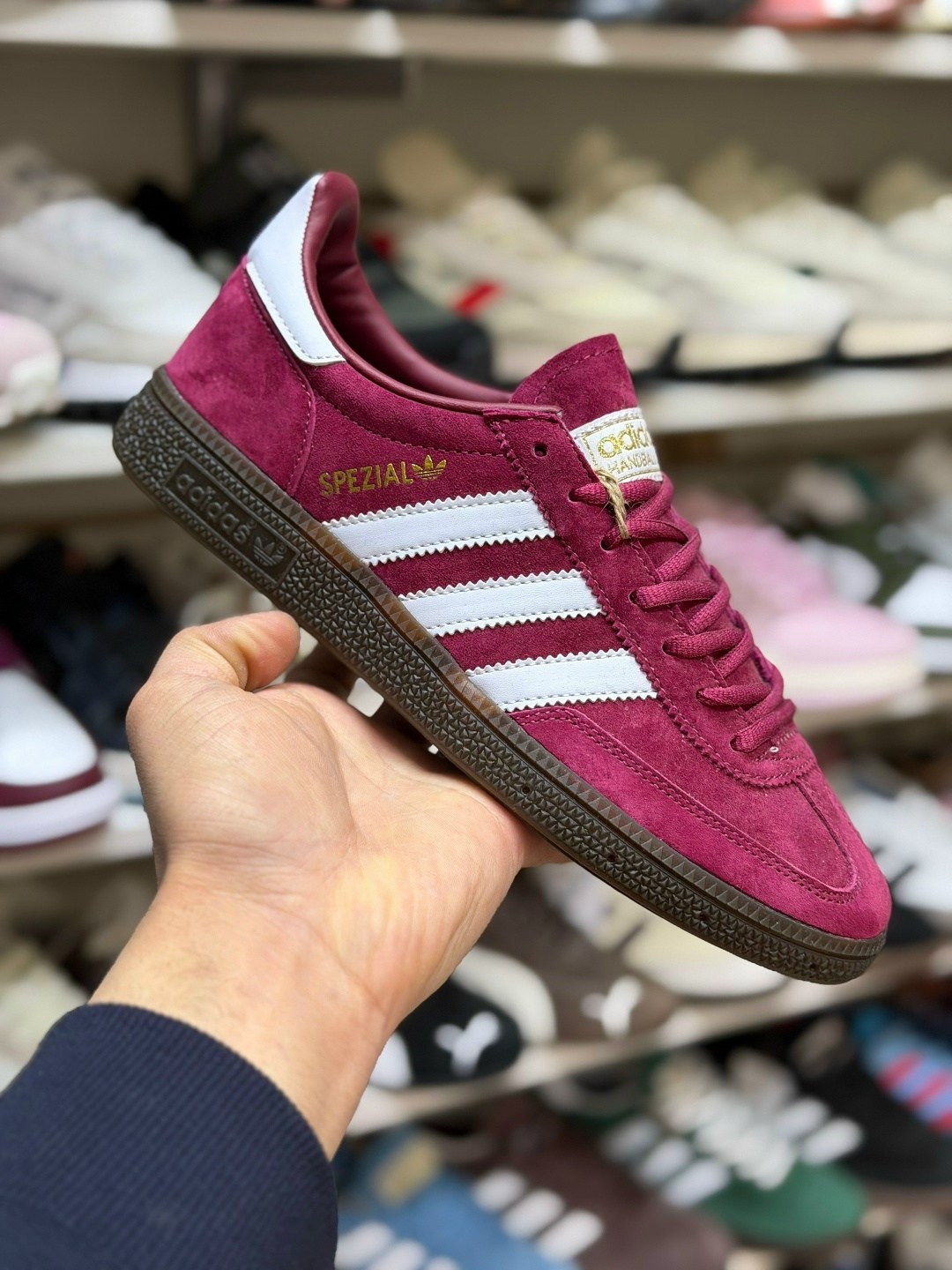 кроссовки adidas spezial,adidas handball spezial,adidas originals handball spezial,кроссовки adidas handball spezial,adidas кроссовки handball spezial w earth strata off white