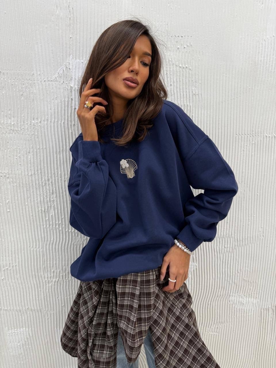 женский свитшот оверсайз с принтом assertive,свитшот женская,свитшот женский оверсайз,cвитшот оверсайз,свитшот белый оверсайз