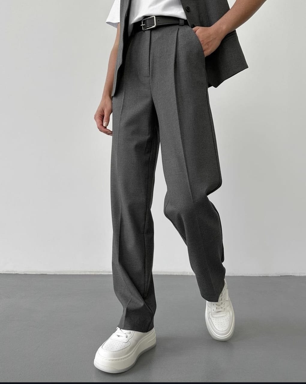 модные брюки,брюки широкие,серые широкие брюки,брюки капри в базовых цветах,прямые брюки