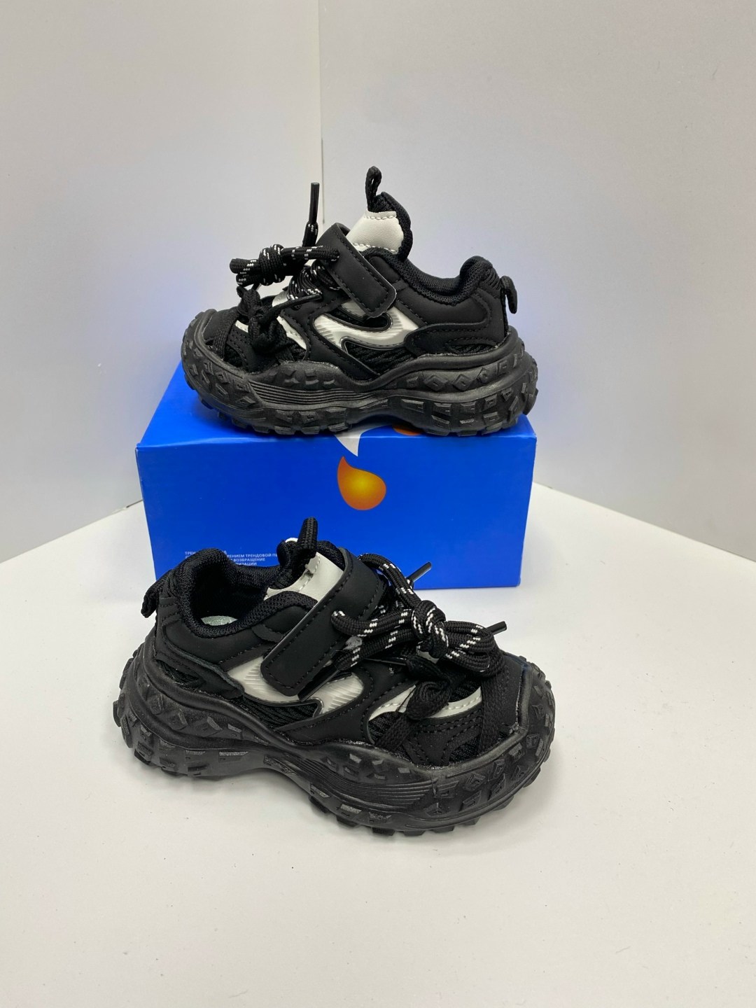 кроссовки красные,кроссовки,женские кроссовки,,кроссовки модные