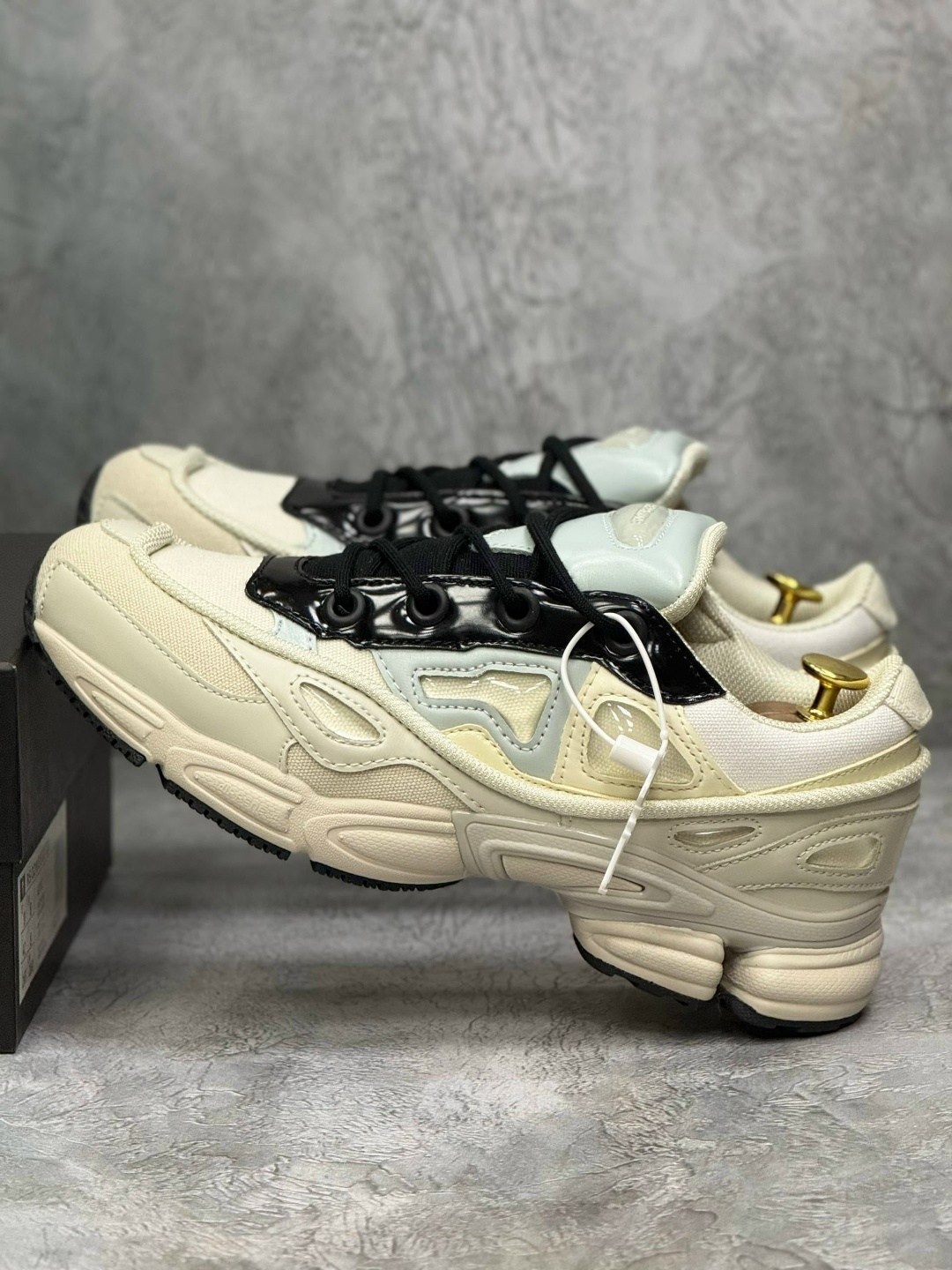adidas raf simons ozweego 3 cream white,кроссовки adidas raf simons ozweego cream white,adidas raf simons ozweego 3,adidas raf simons ozweego cream white,женские кроссовки adidas x raf simons ozweego