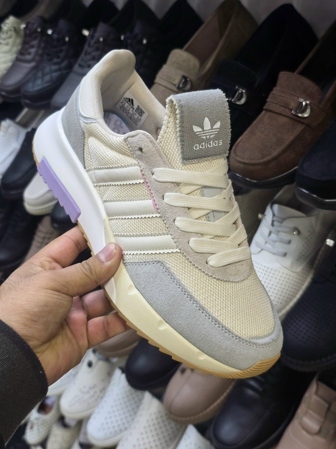 женские кроссовки adidas,кроссовки adidas,adidas кроссовки adidas,кроссовки adidas retropy e 5,кроссовки adidas retropy